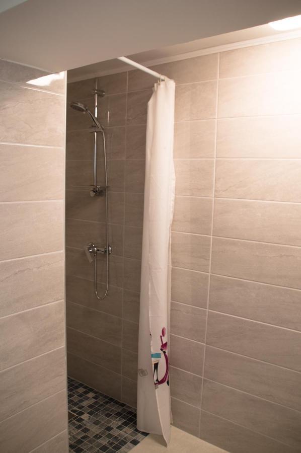 Marina Apartment Малинска Екстериор снимка
