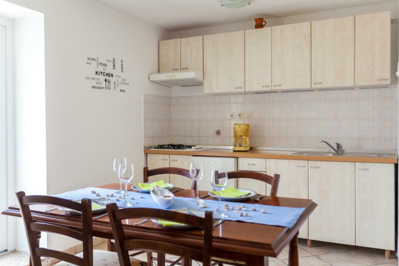 Marina Apartment Малинска Екстериор снимка